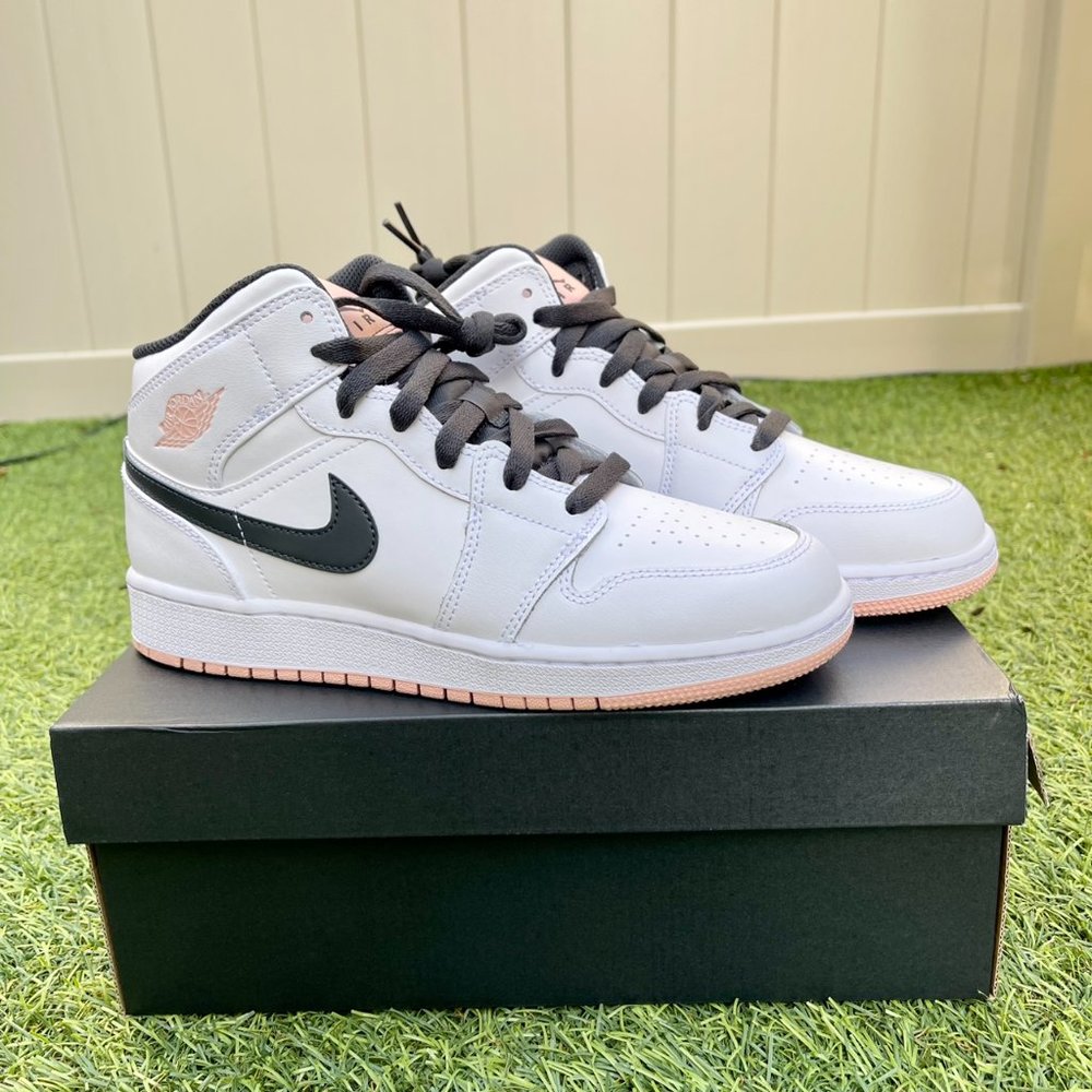 Nike Air Jordan 1 white black shoes - Picture 3 of 4